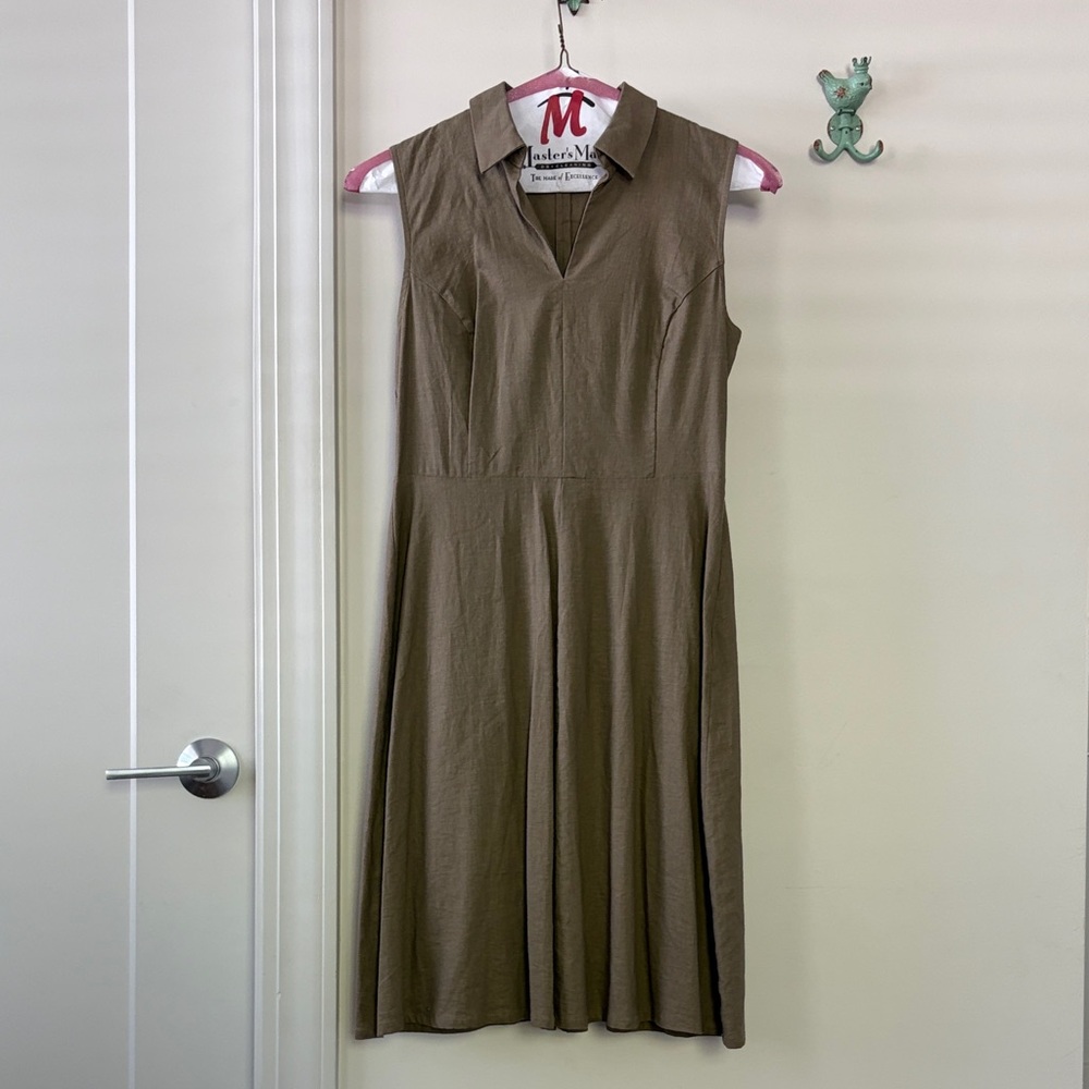 T Tahari Sleeveless Collared Linen A-Line Dress in Olive Green